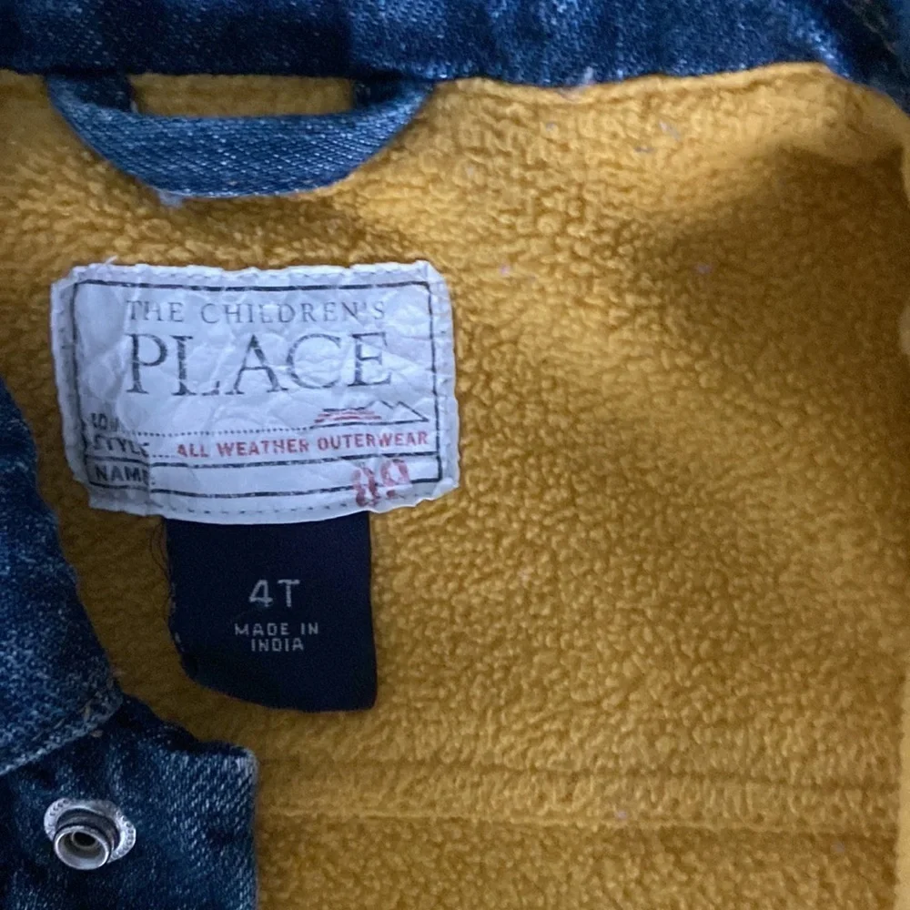 🍍Childrens Place🍍lined Jean coat🍍size 4t🍍@11